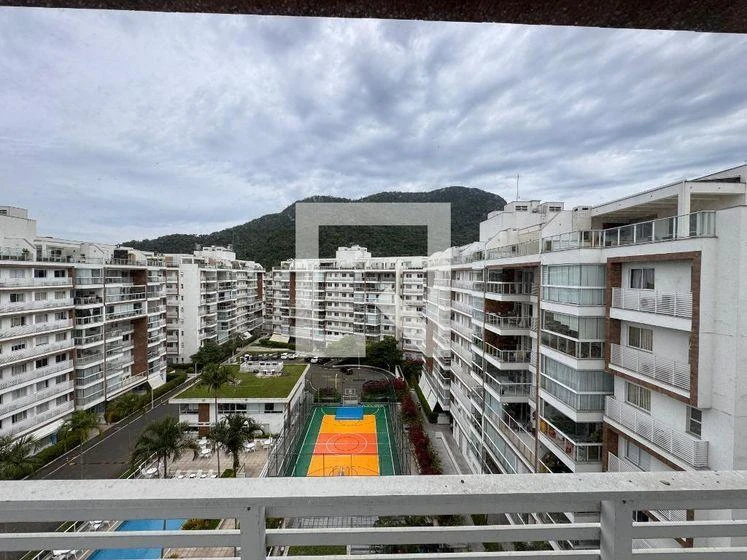 3-bedroom apartment with a mountain view in Rio de Janeiro — photo 24