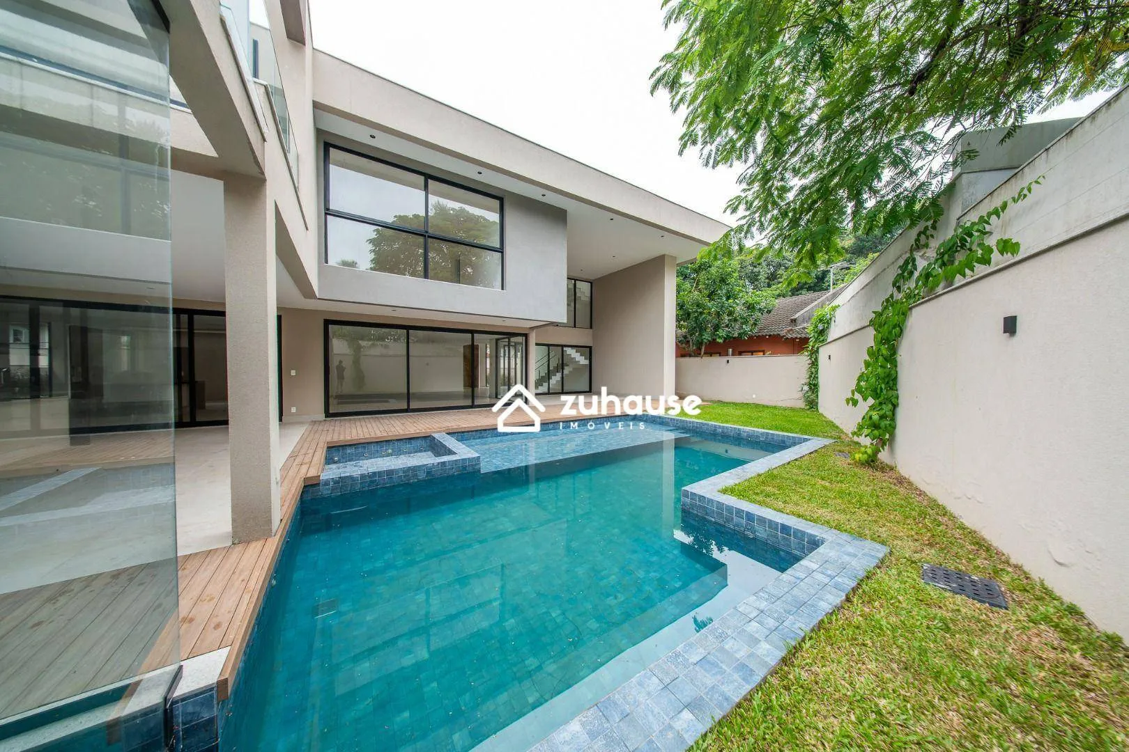 Casa tríplex com 5 quartos e 5 banheiros — photo 2