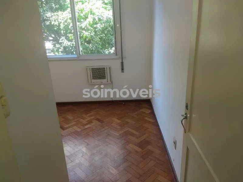 Apartamento no 2º andar com piso de madeira ou laminado — photo 6