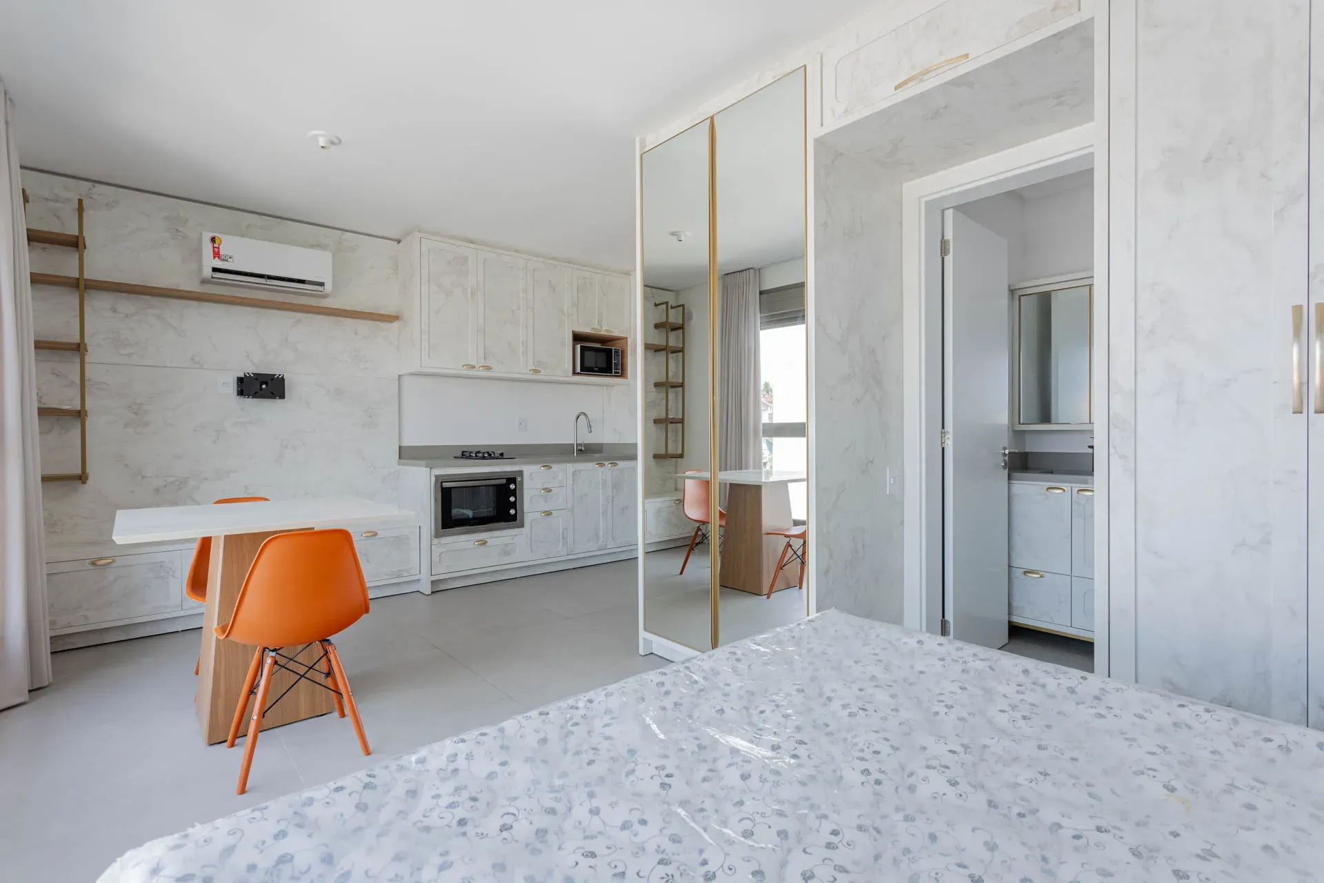 Furnished 30 m² studio with a gas kitchen setup