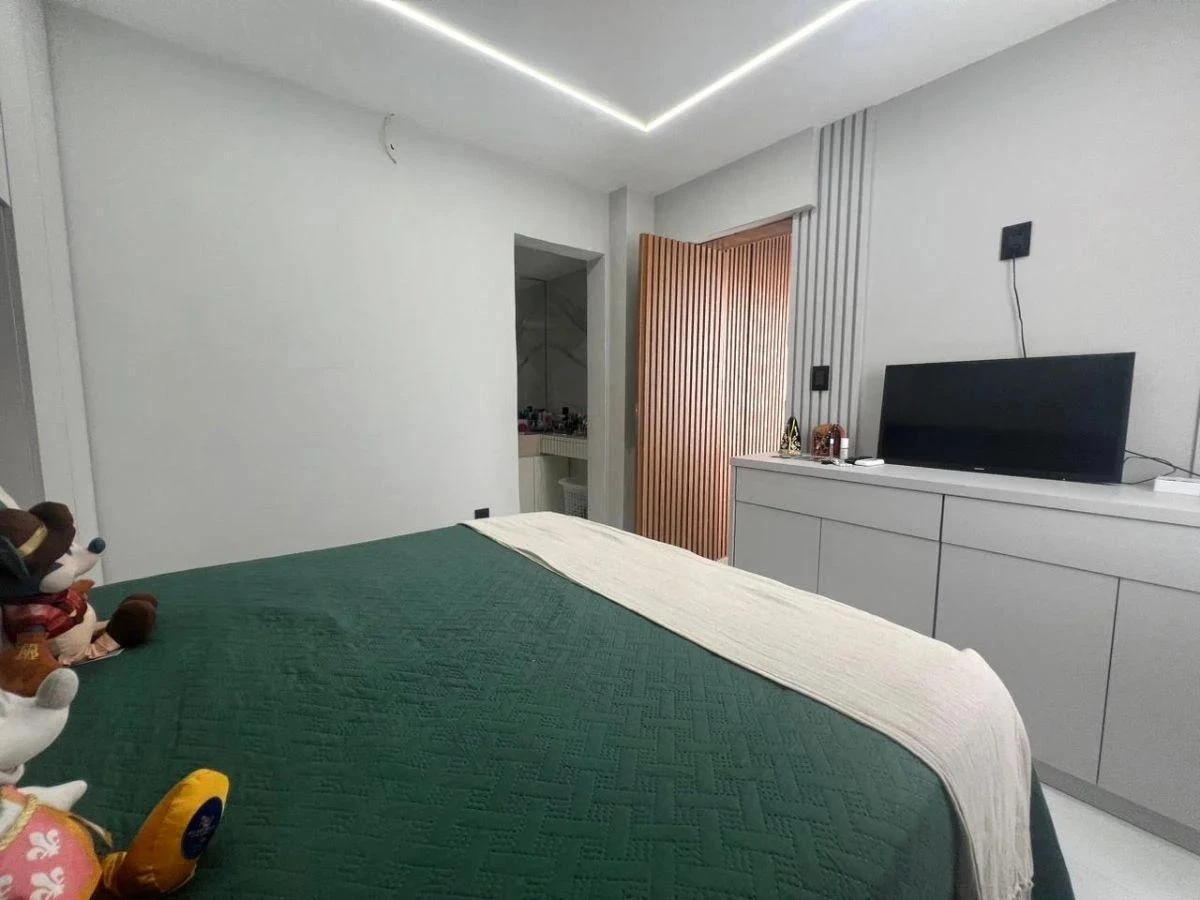 Furnished 189 m² apartment with 3 en-suite bedrooms and 2 parking — photo 25