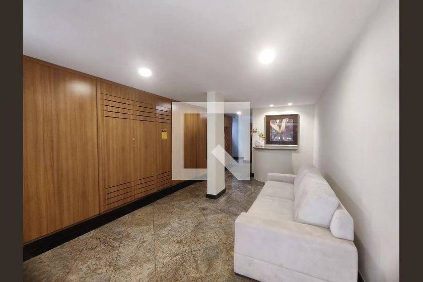 Rental apartment with 4 bedrooms, 360 m² and a balcony — photo 50