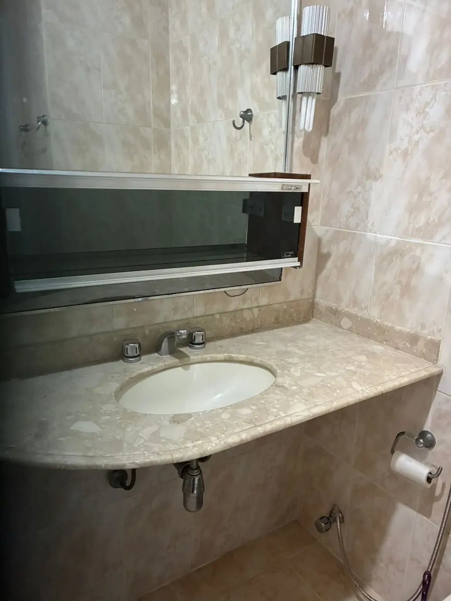 2-bedroom apartment with a water view — photo 14