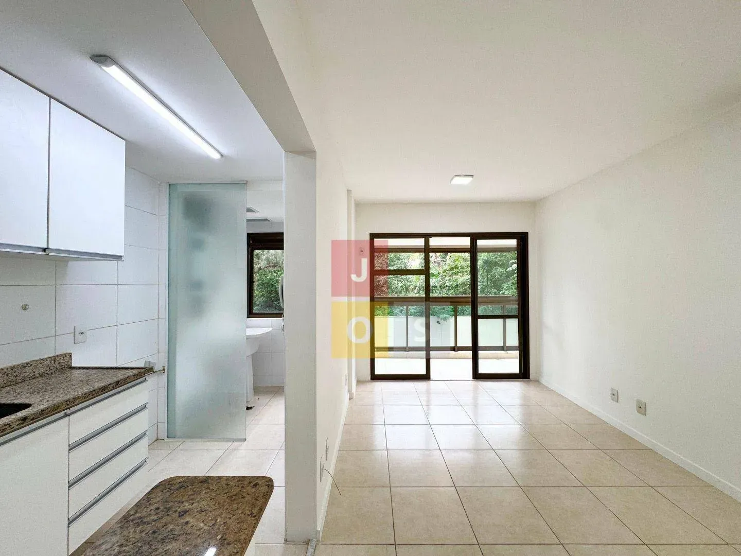 2-bedroom apartment with glassed balcony and 1 parking — photo 11