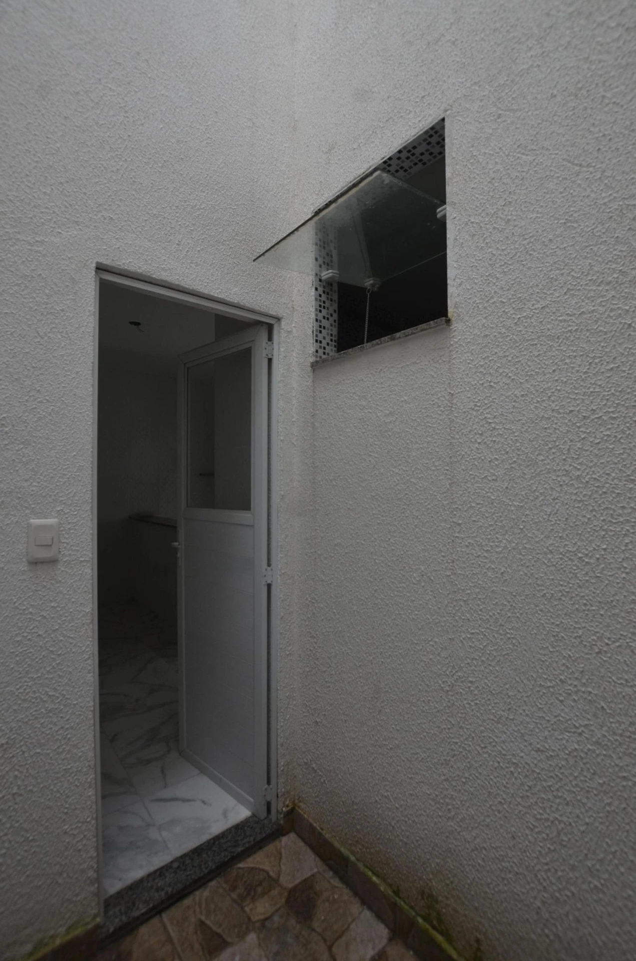 2-bedroom house with a bathtub — photo 29