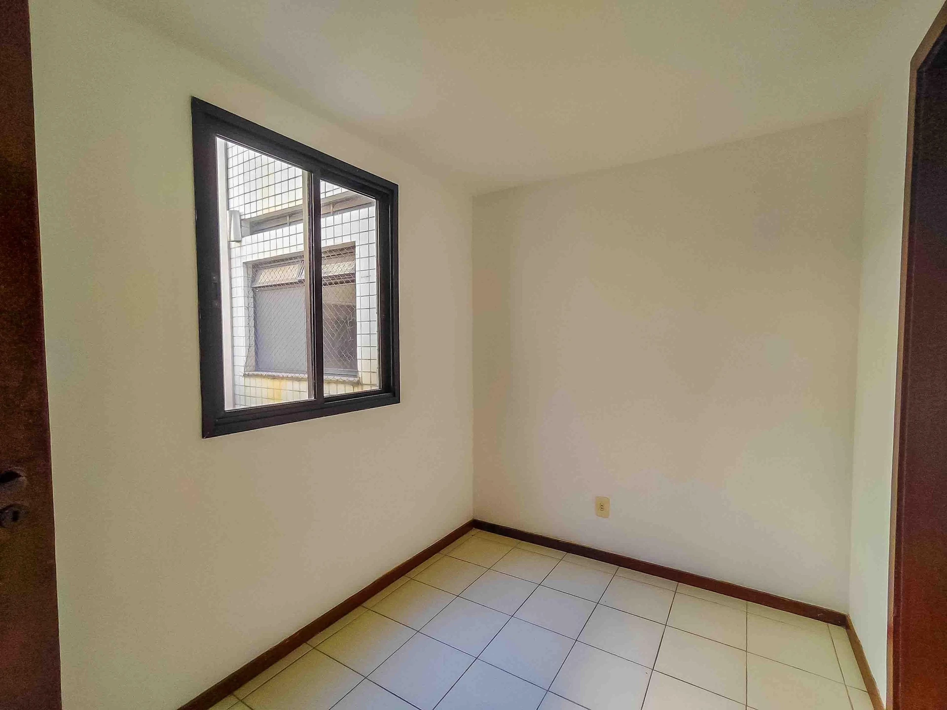 Apartamento sem mobília com 3 quartos e área de lavanderia — photo 43