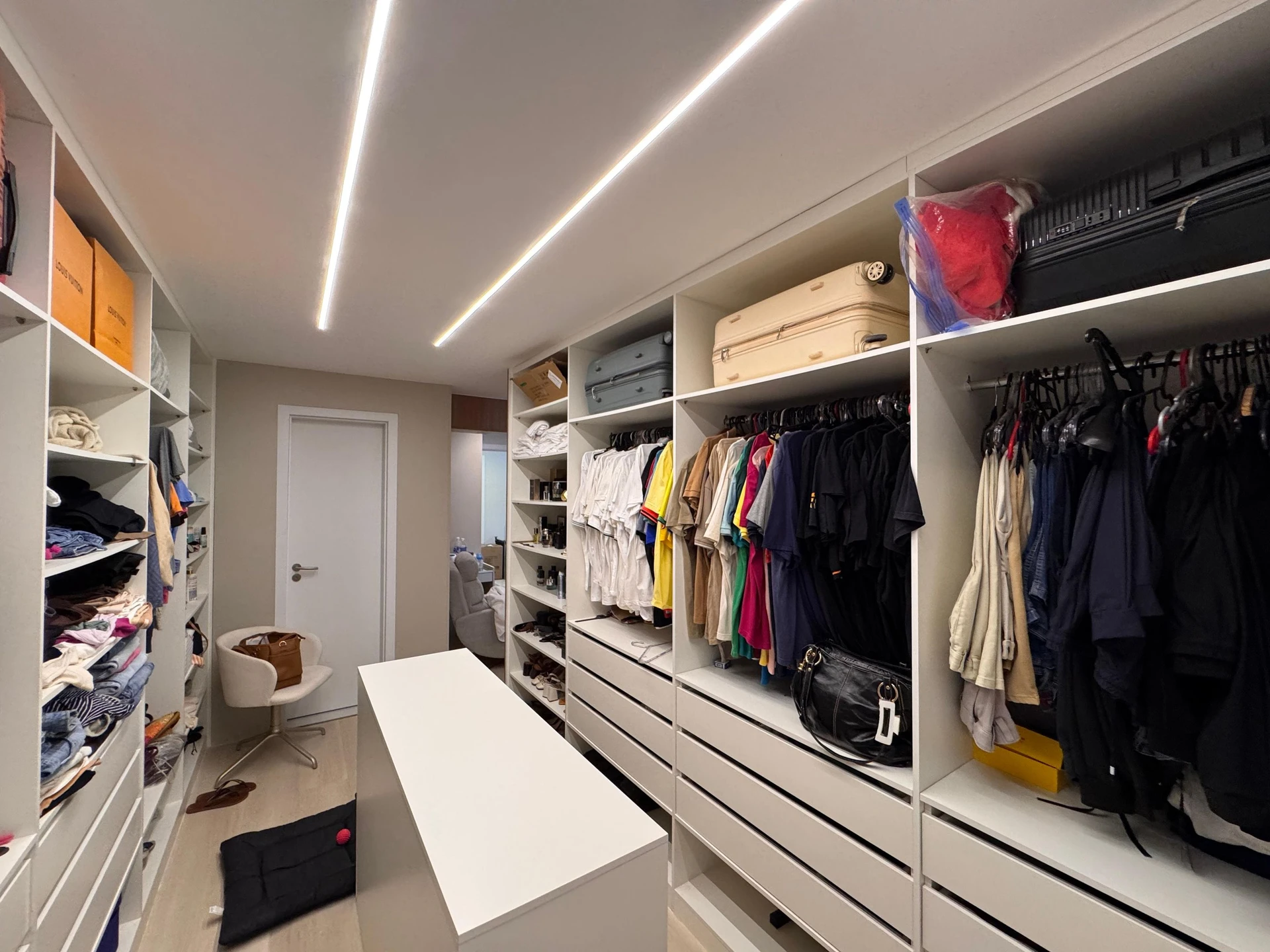 Будинок 280 м² із заскленим балконом та панорамними вікнами — photo 30