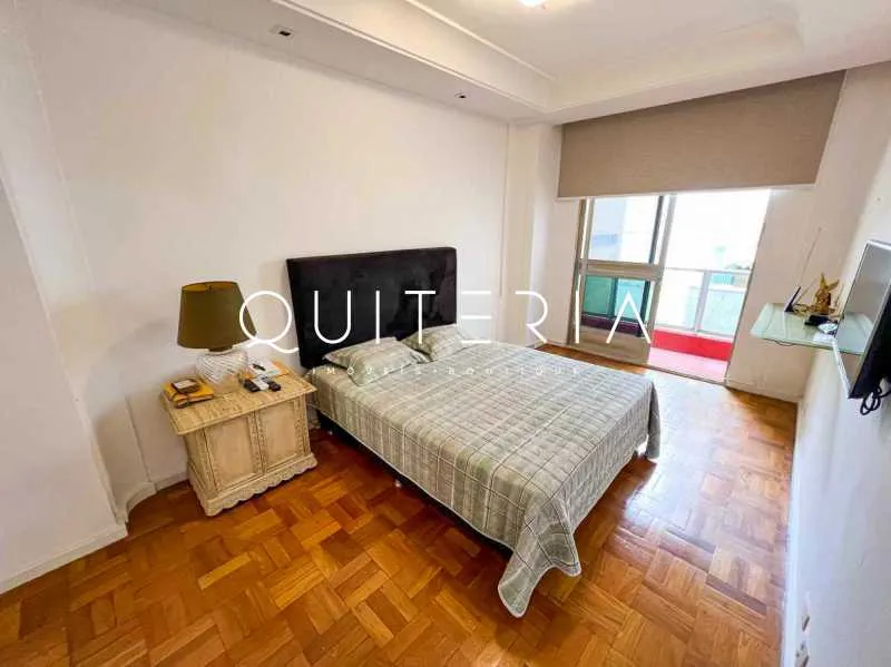 Triplex penthouse with 4 bedrooms and 4 bathrooms — photo 14