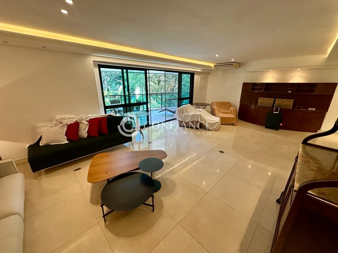 230 m² apartment with 2 bedrooms and built-in wardrobes