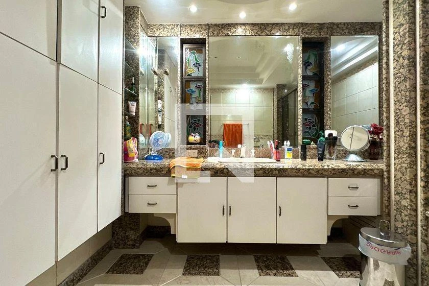 Glass-enclosed balcony in a 4-bedroom apartment, 403 m² — photo 24