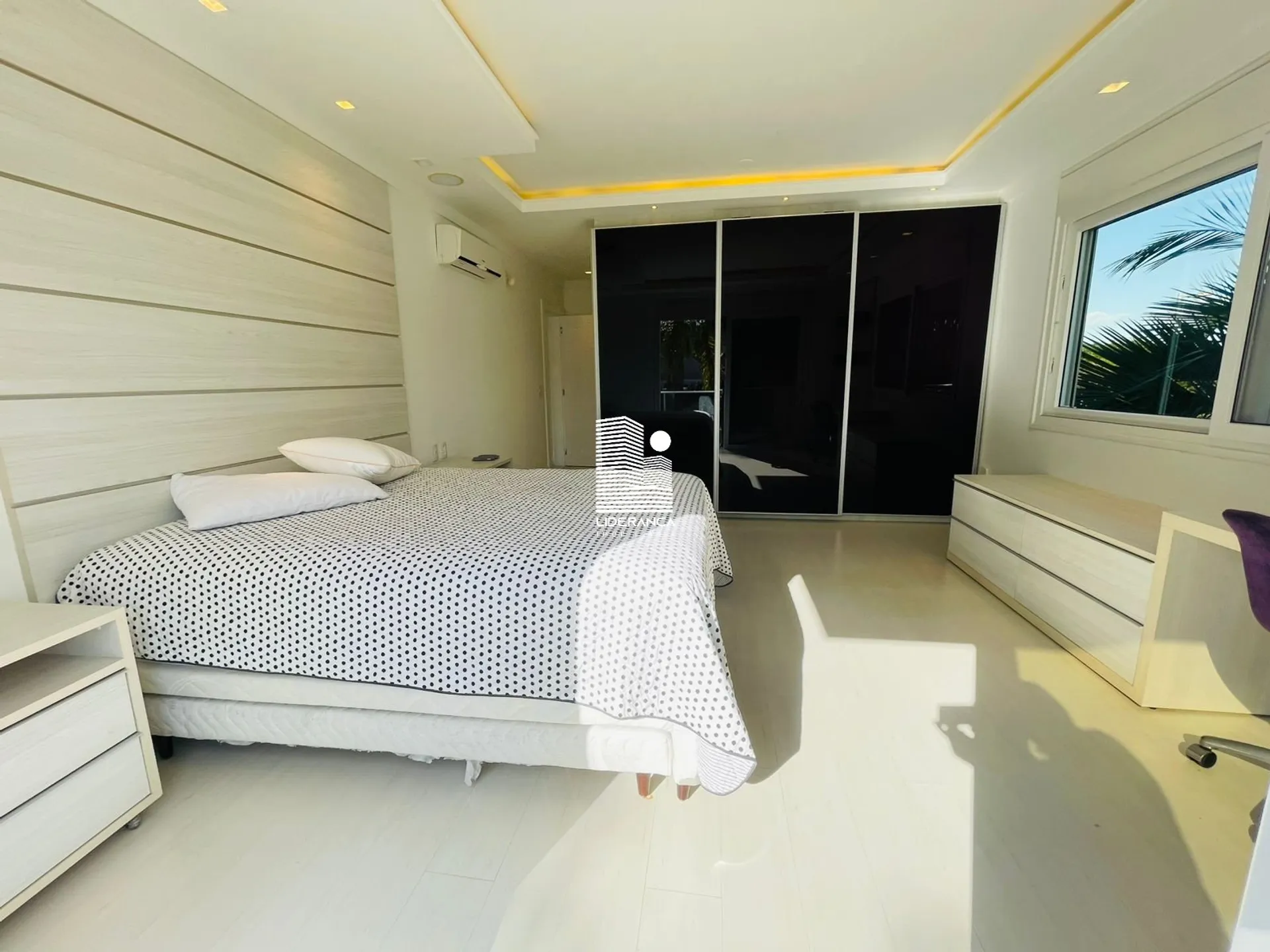 Casa mobiliada com 9 dormitórios e jardim privativo — photo 47