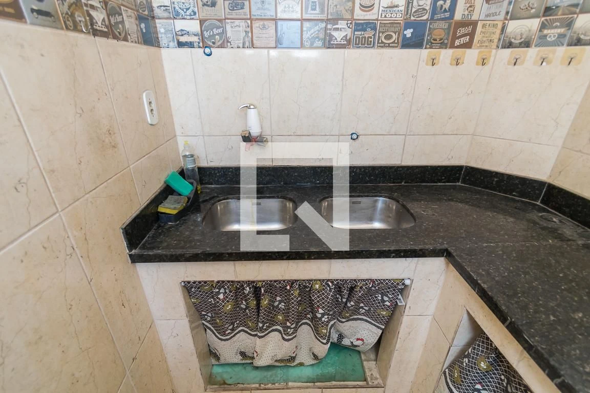 One-bedroom apartment with a washing machine — photo 5