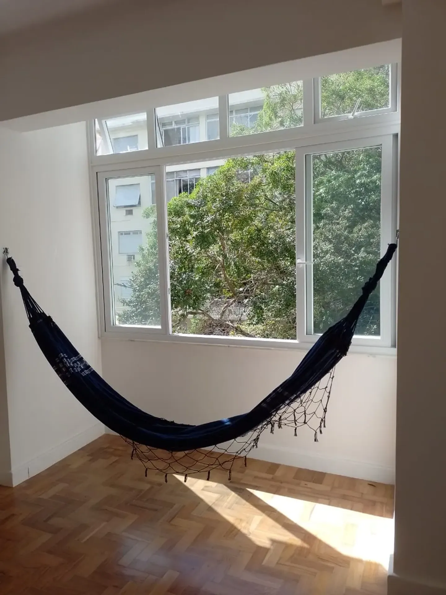 Furnished apartment, 77 m², with a bathtub — photo 30
