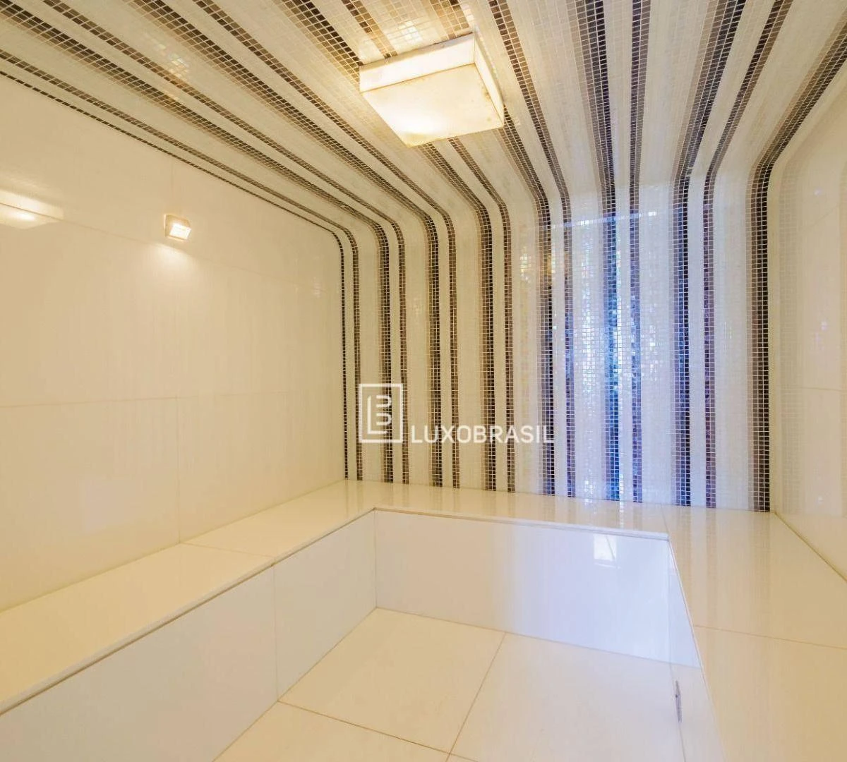 Furnished 800 m² house with 5 en-suite bedrooms — photo 33