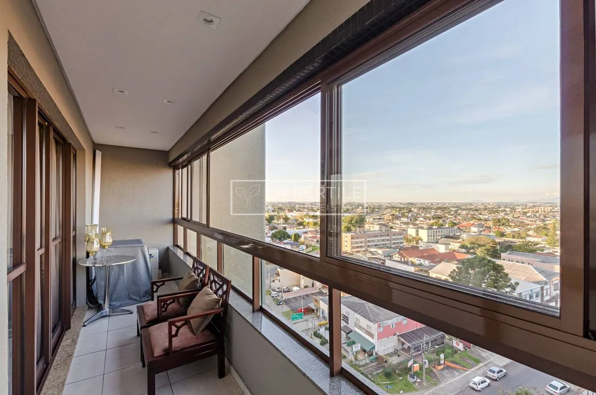 Apartamento mobiliado de 3 quartos e 3 banheiros com 149 m² — photo 46
