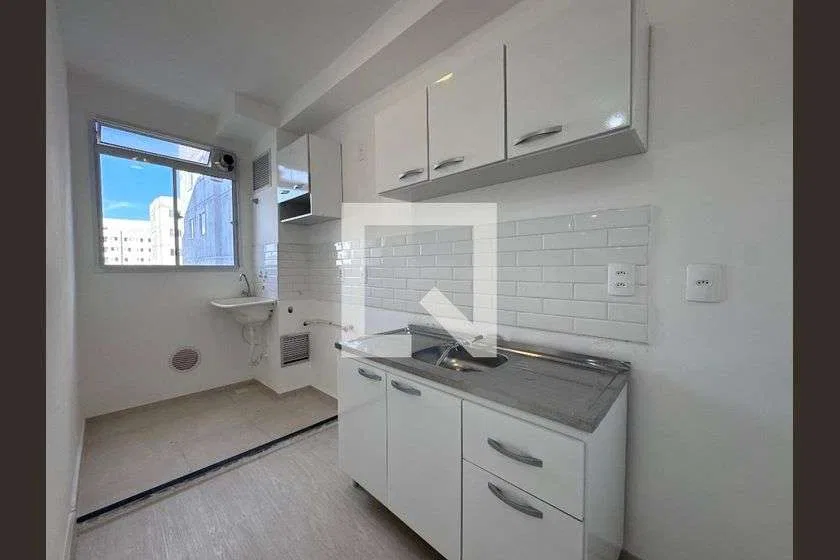 Wood or laminate floors in a 2-bedroom apartment, 48 m² — photo 9