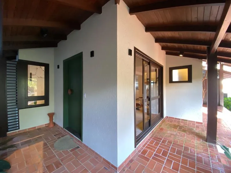 Casa de 4 dormitorios con balcón gourmet en Florianópolis — photo 27