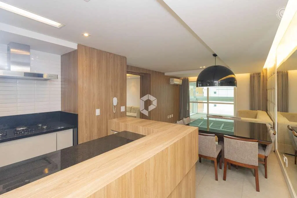 Застеклённый балкон и 2 спальни: квартира 163 м² — photo 2