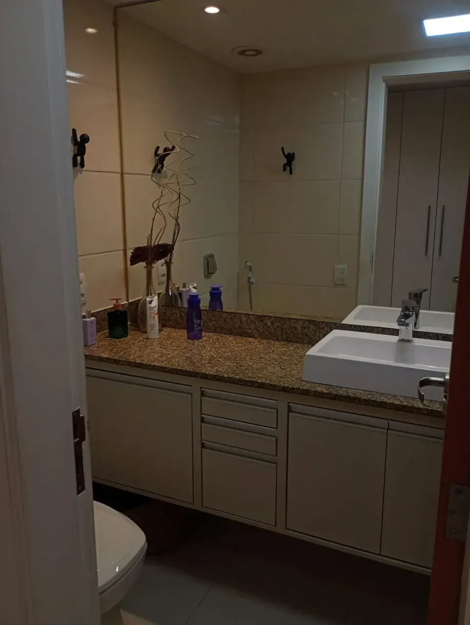 Furnished apartment with 3 bedrooms and 4 bathrooms — photo 13