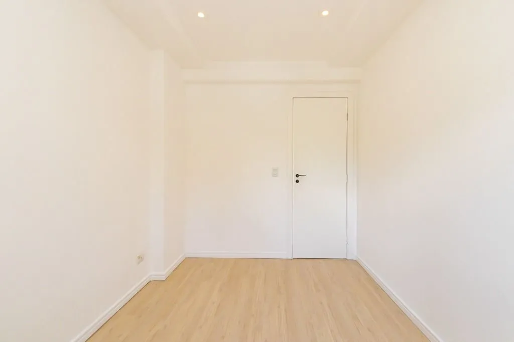 214 m² apartment with a balcony and 3 bedrooms — photo 9
