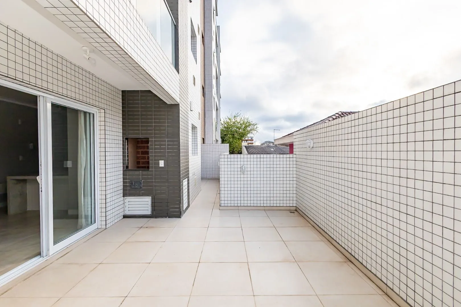 2-bedroom apartment with a washing machine in Curitiba — photo 11