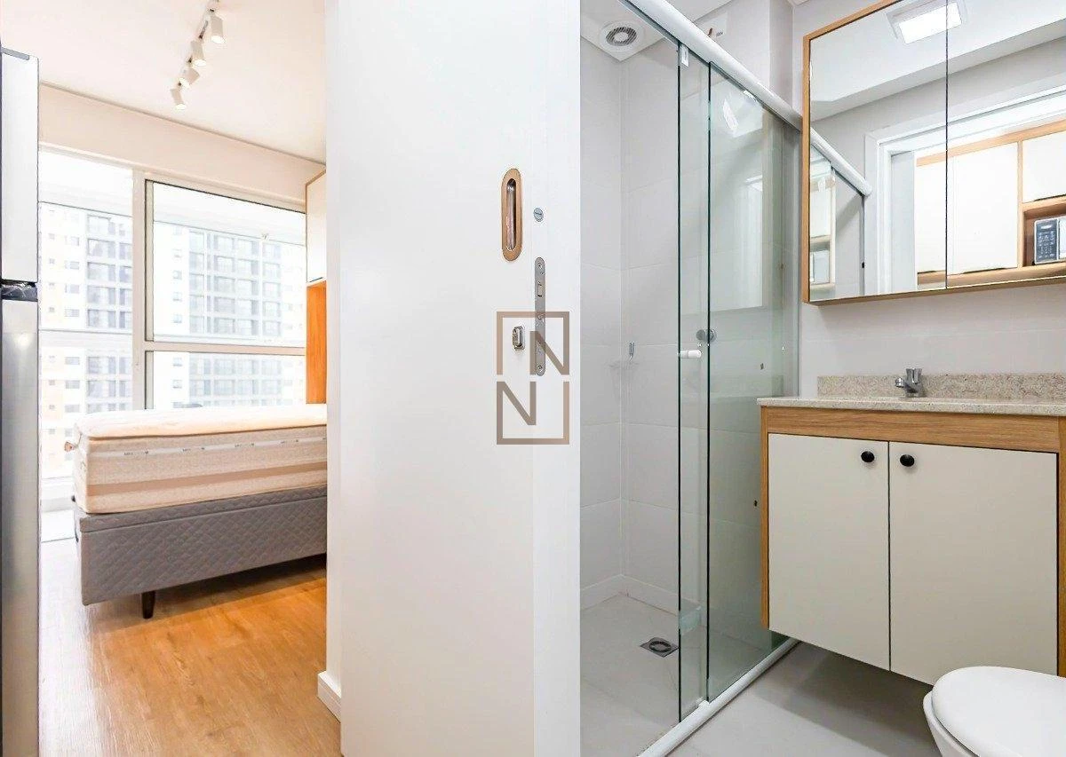 One-bedroom apartment in a building with a coworking space — photo 17