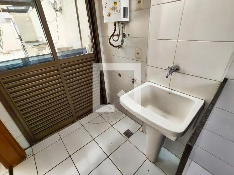 Квартира 293 м² з робочим місцем та гардеробною — photo 24