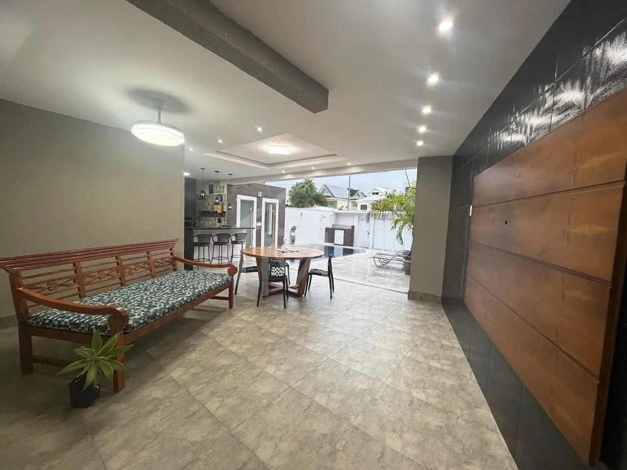 Unfurnished house with 4 bedrooms and 5 baths — photo 14