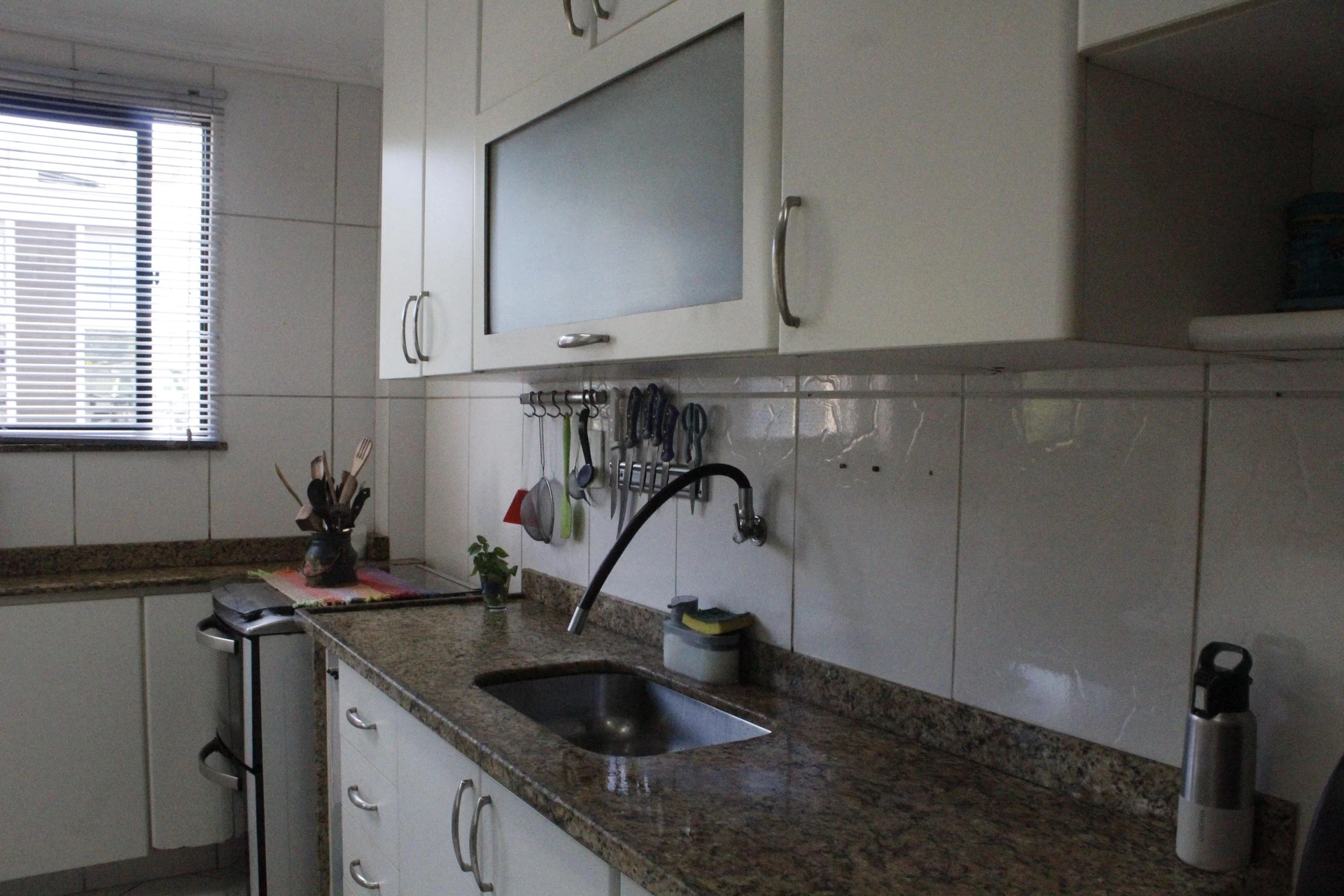 Furnished apartment with 3 bedrooms and 3 bathrooms — photo 18