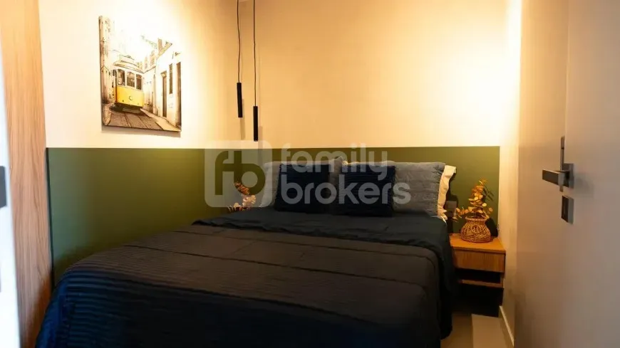 2-bedroom apartment with a glass-enclosed balcony — photo 11