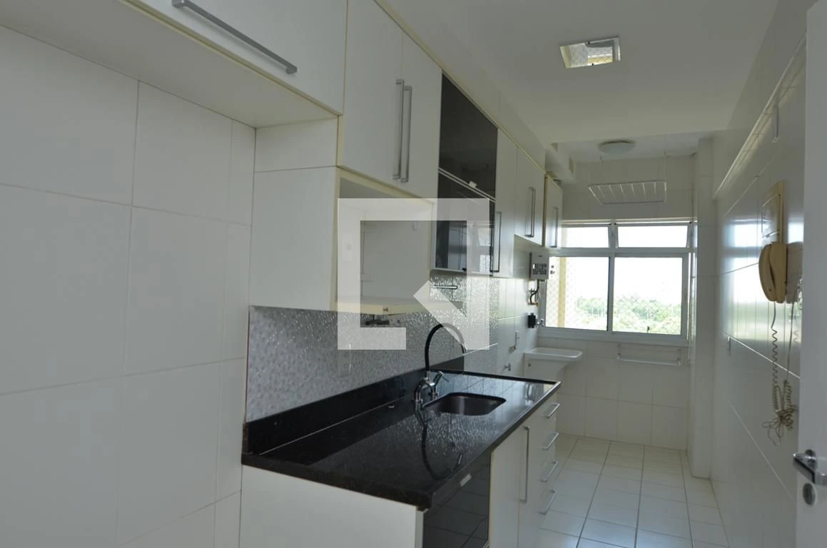 Квартира 80 м² із заскленим балконом та робочим місцем — photo 35