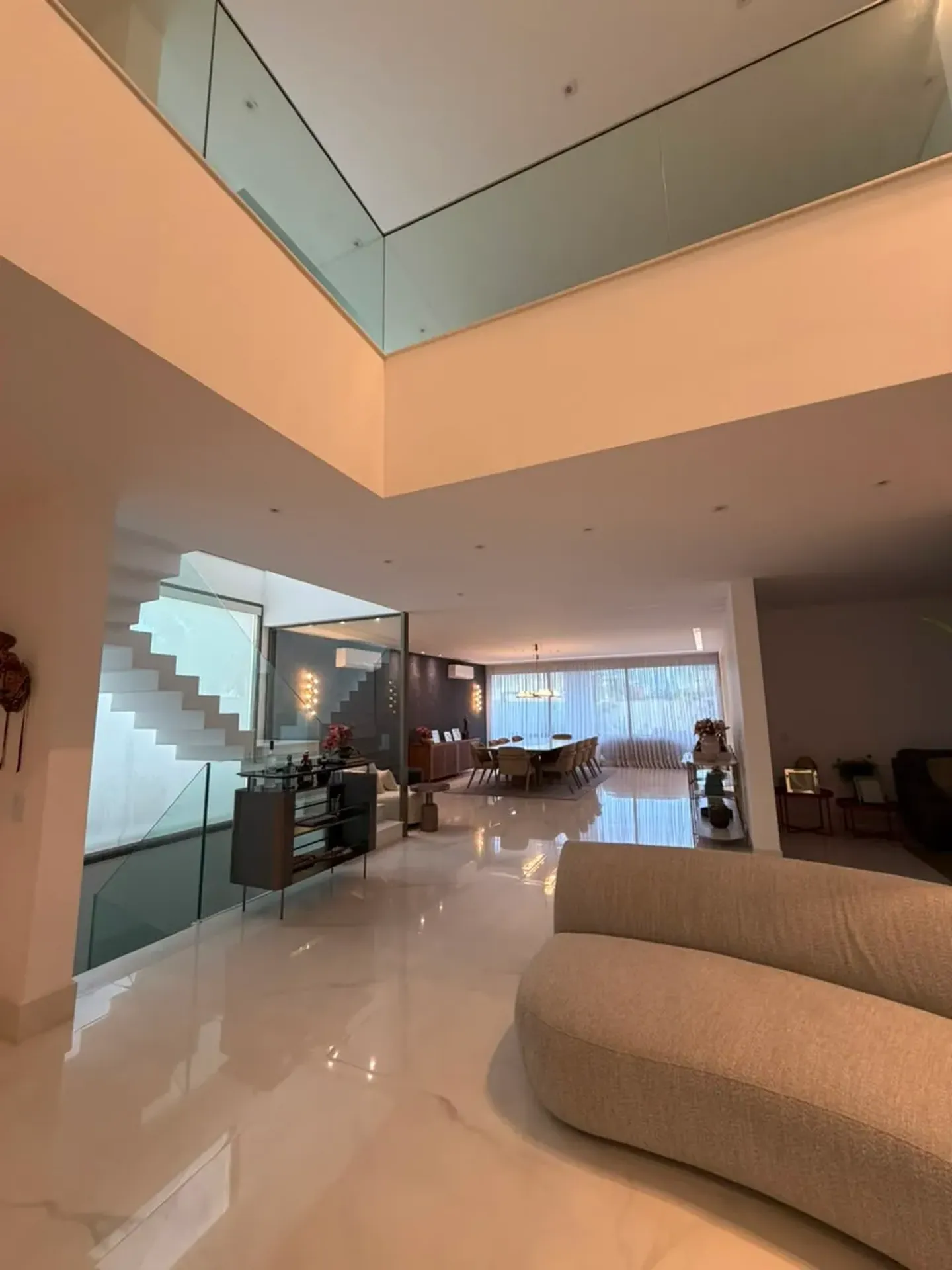 Furnished triplex home with 5 en-suite bedrooms and 600 m² — photo 7