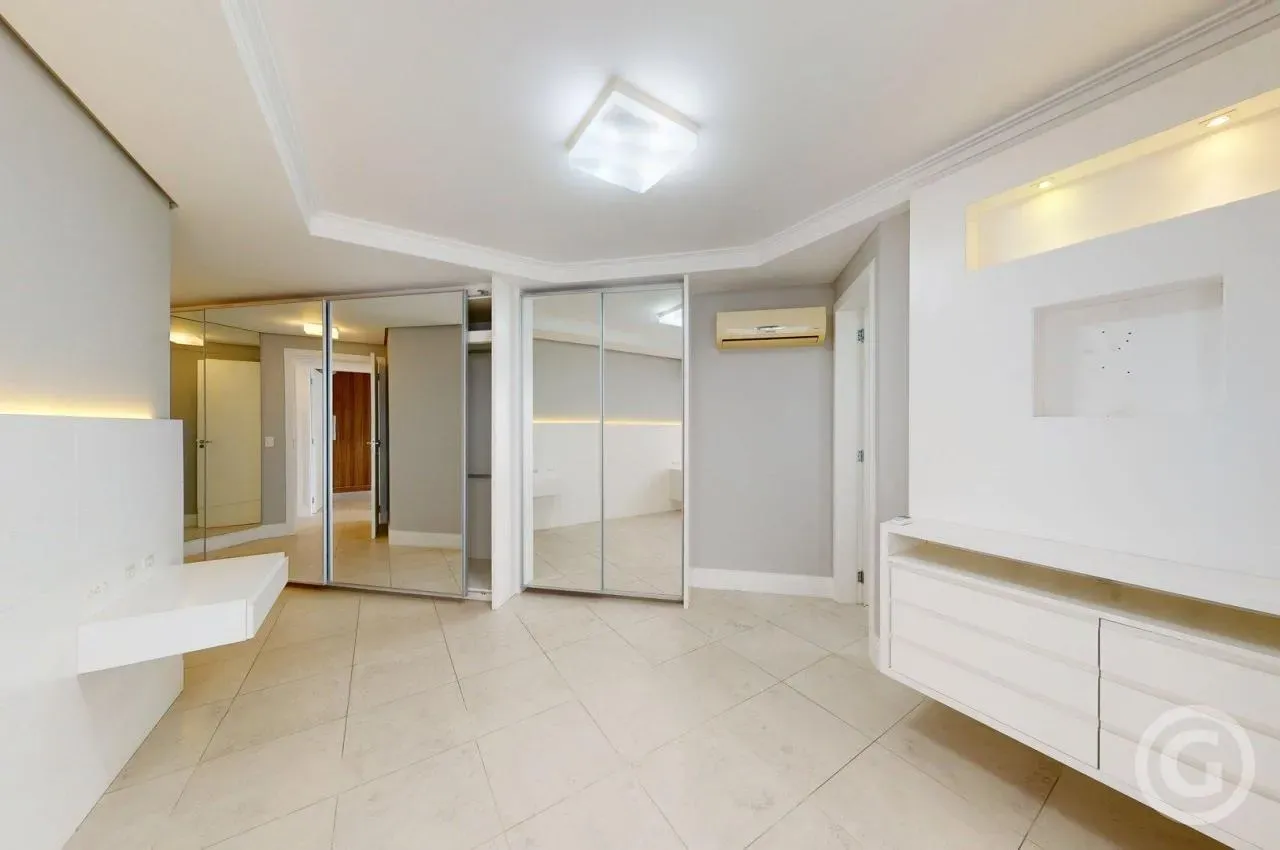 132 m² apartment with a water view and a bathtub — photo 6