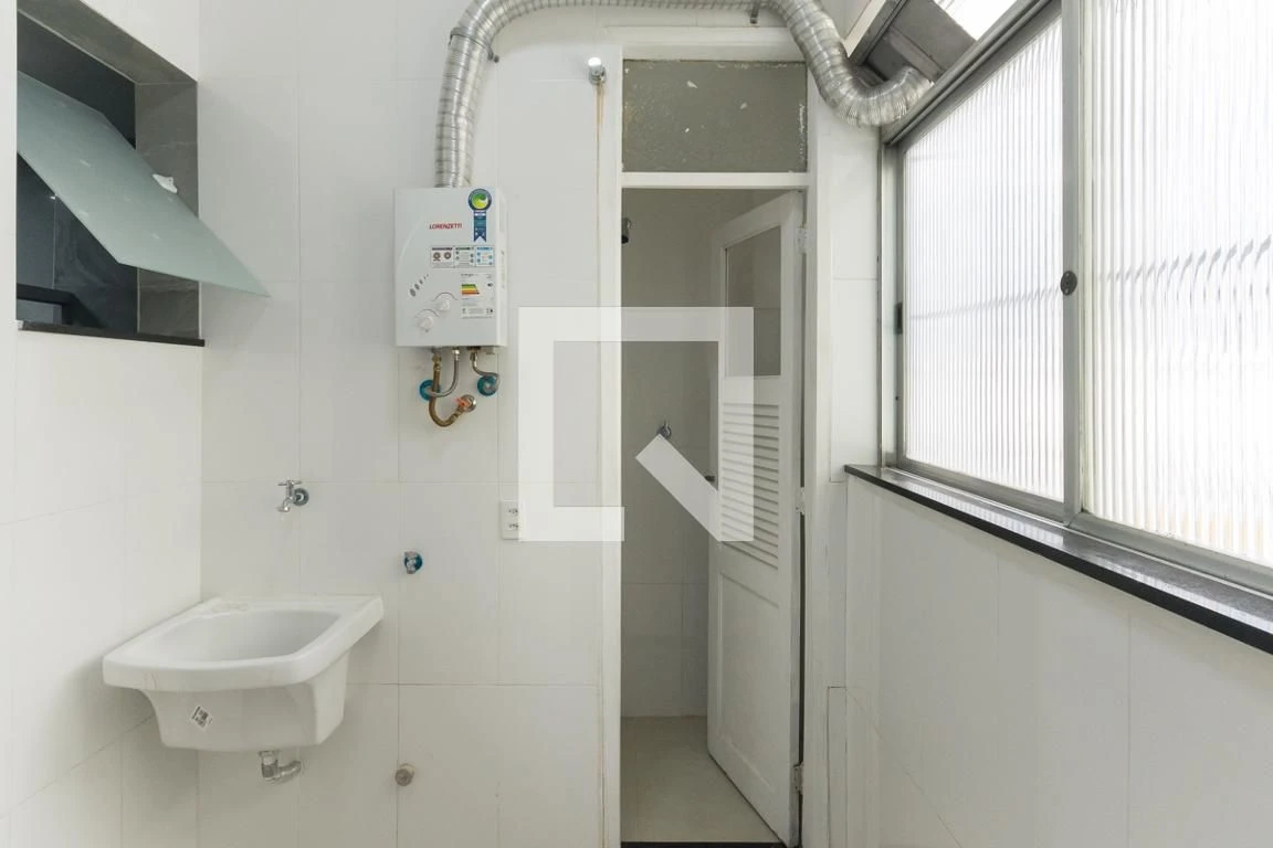 Apartamento de 2 quartos com varanda envidraçada — photo 14