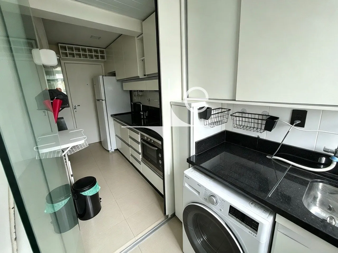Furnished apartment, 105 m², with a glass-enclosed balcony — photo 12