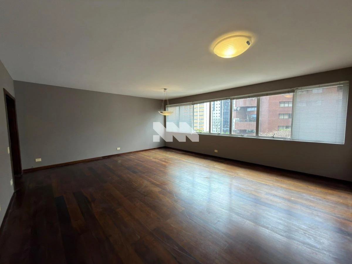 Rental apartment with a closed kitchen and gas stove — photo 36