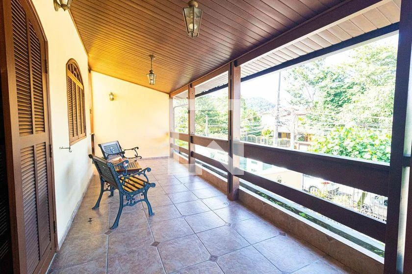 Rental house with 4 en-suite bedrooms and 7 baths, 670 m² — photo 48