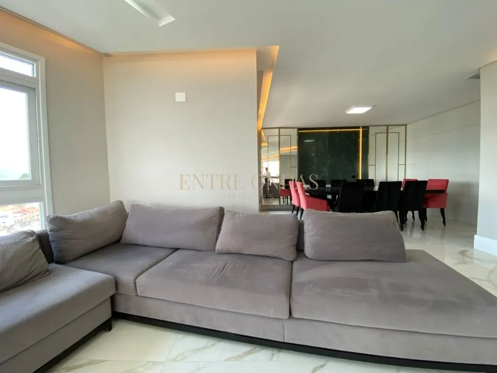 Вид на воду та 4 спальні: квартира 304 м² — photo 49