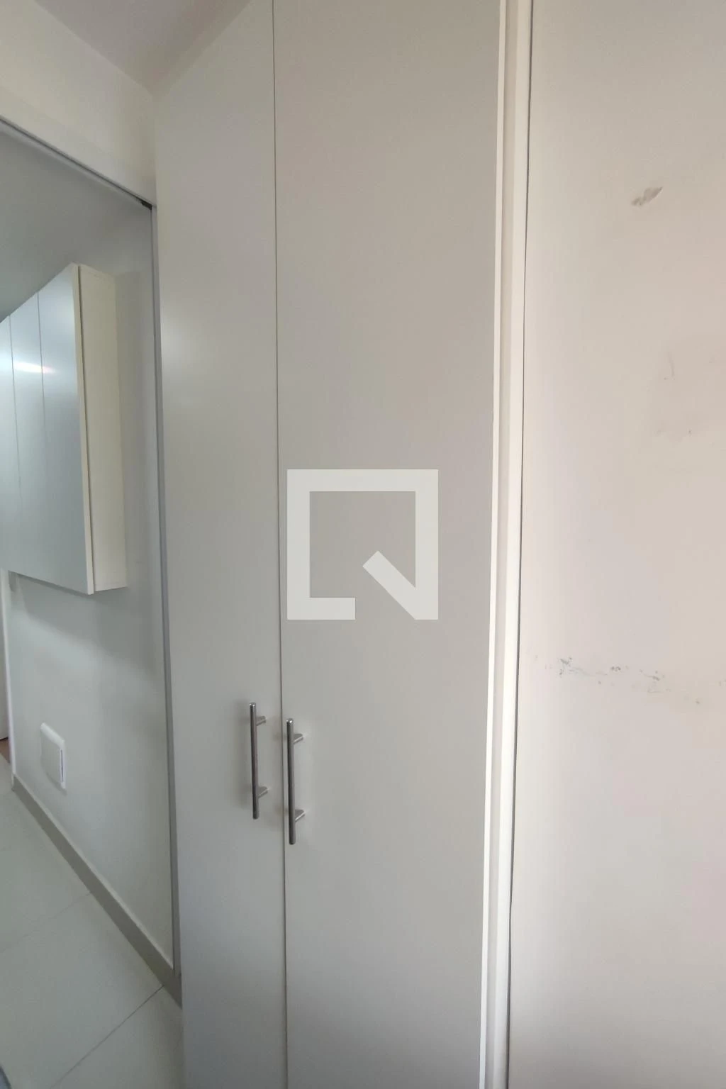 Apartamento de 89 m² com janelas do piso ao teto e closet — photo 86
