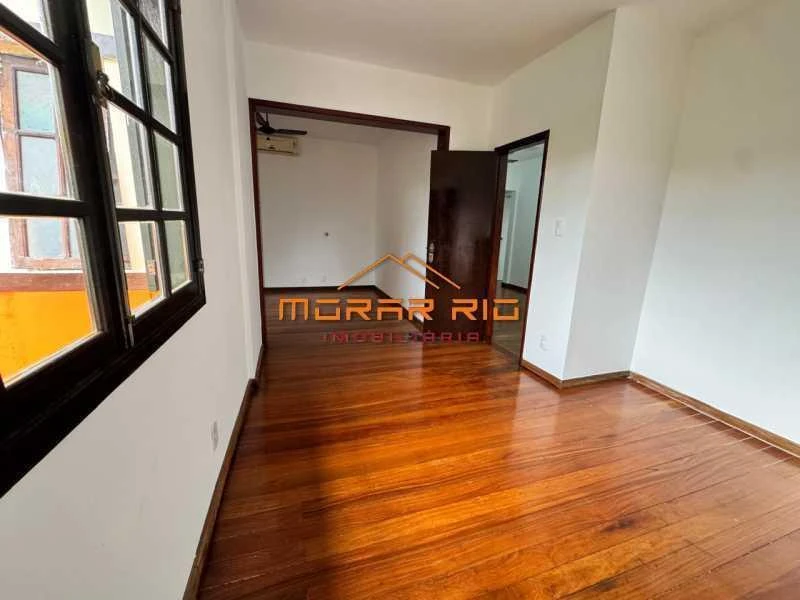Ванна та 4 спальні: будинок 400 м² — photo 13