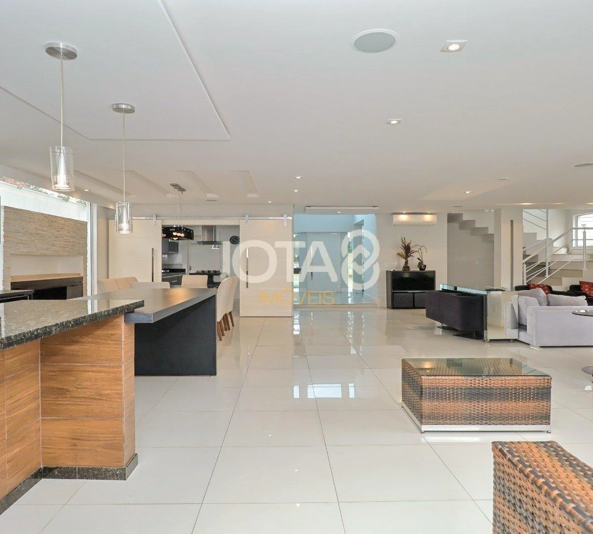 House with 3 en-suites, 400 m², plus a home office desk — photo 25