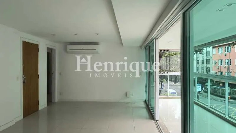 4-bedroom 4-bath apartment with a glassed-in balcony — photo 7