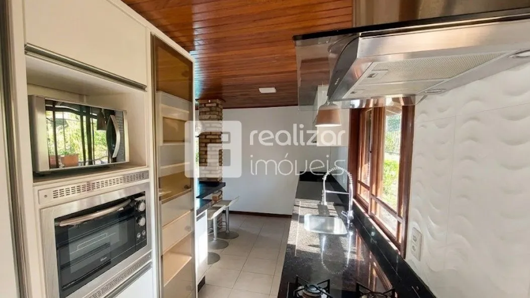 6-bedroom house with 7 bathrooms, 314 m² and 4 parking — photo 7