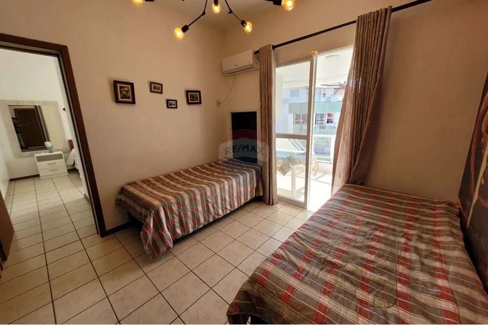 Unfurnished 2-bedroom apartment with open-plan kitchen