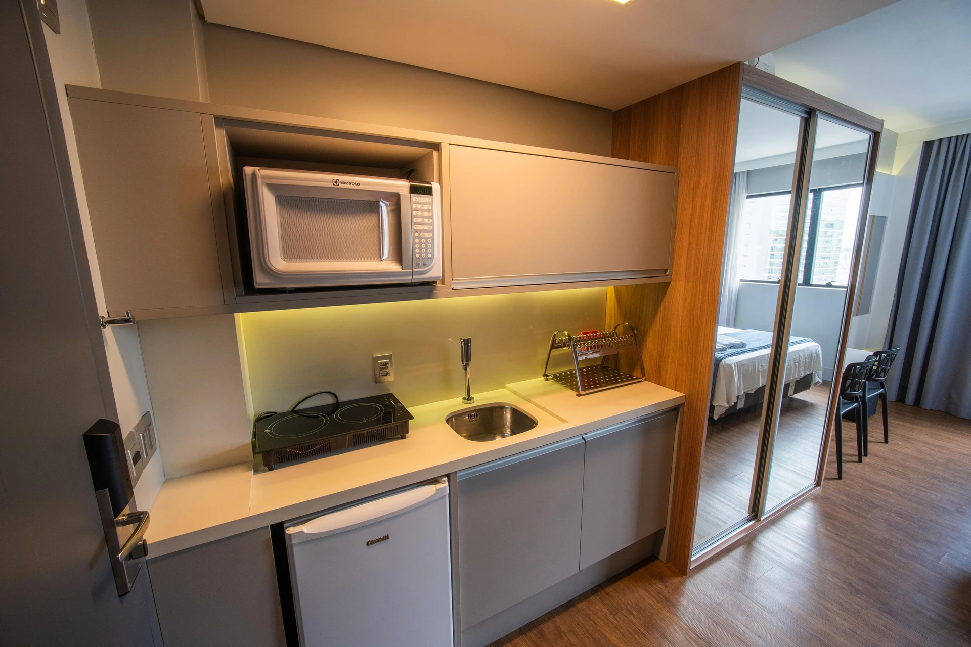 Furnished studio with 1 bedroom and 1 bathroom — photo 6