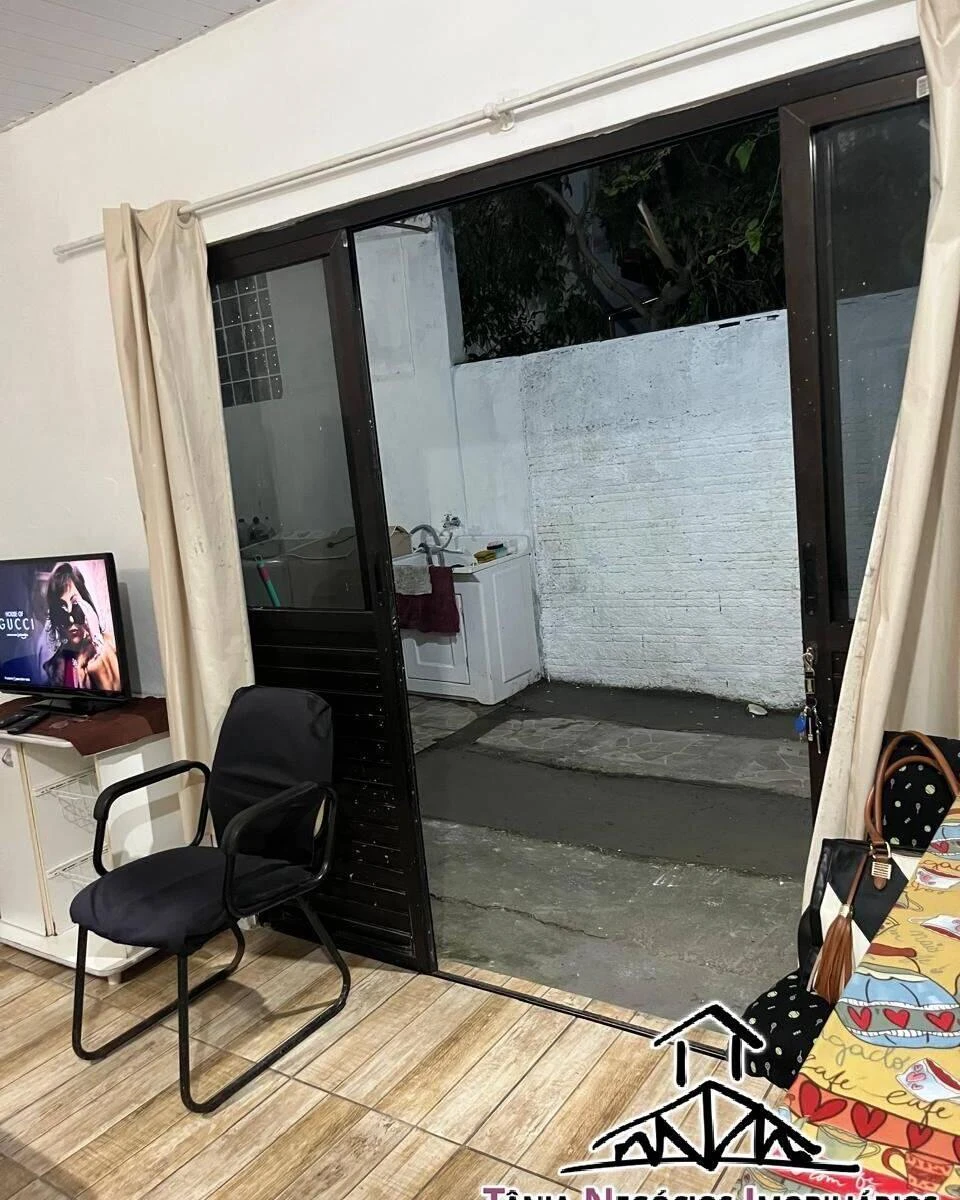 One-bedroom apartment with a washing machine — photo 24