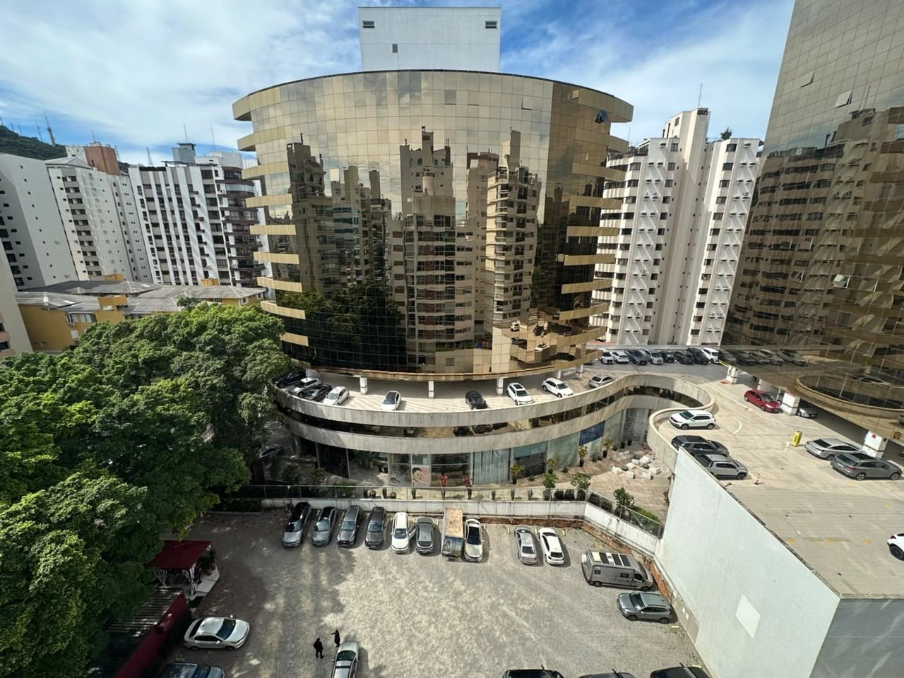Ванна и 4 спальни: квартира 324 м² — photo 4