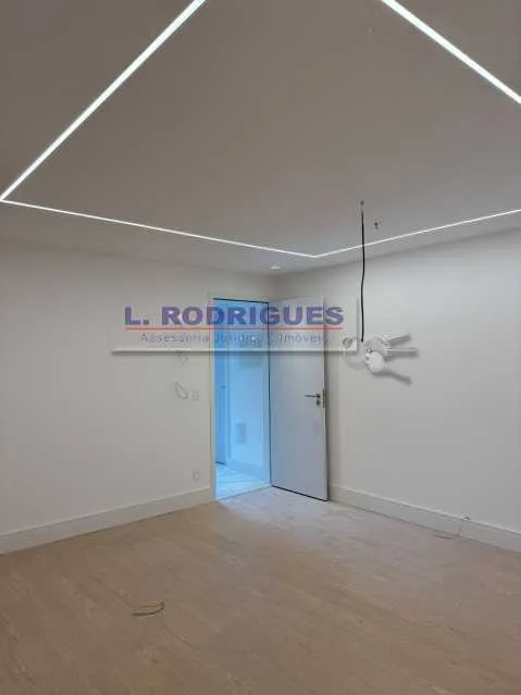 House with 5 bedrooms, 315 m², 3 parking spaces — photo 9