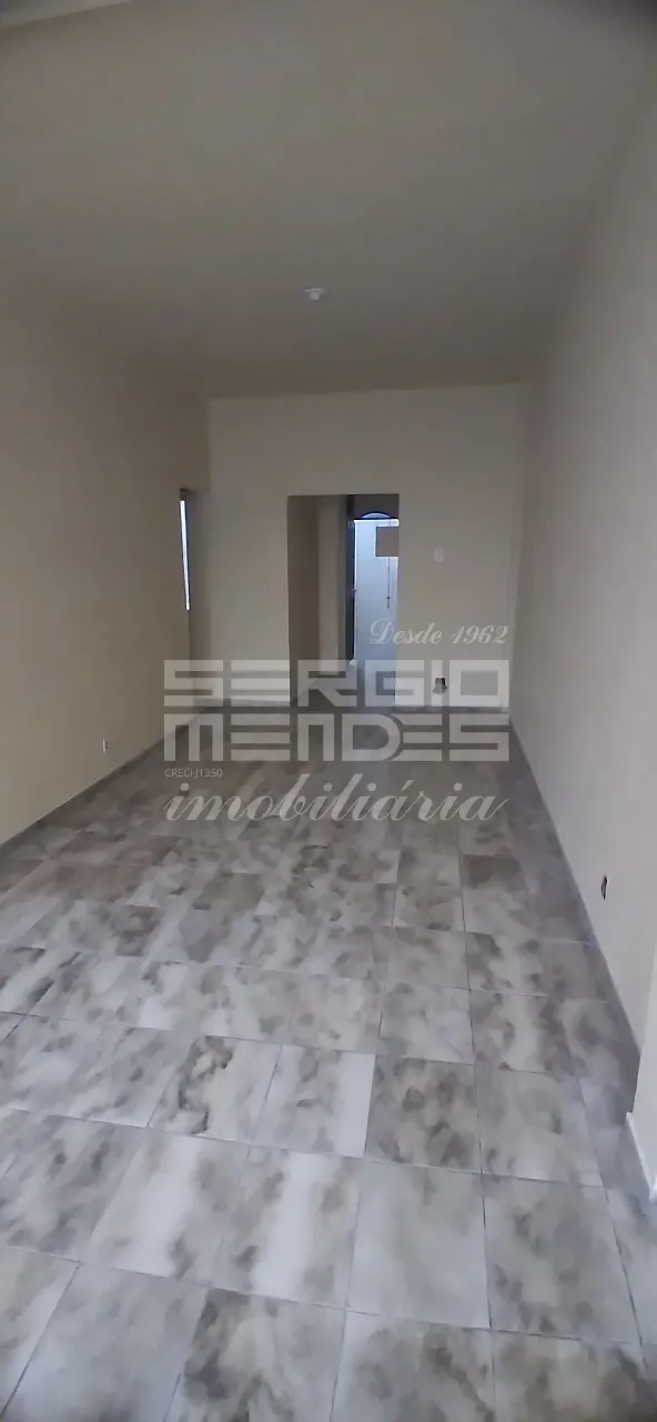 Unfurnished 3-bedroom apartment with a separate kitchen — photo 14