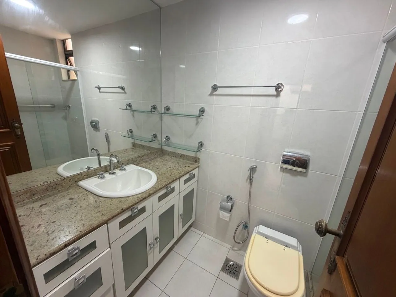 Rental apartment with 4 bedrooms and 4 bathrooms — photo 15